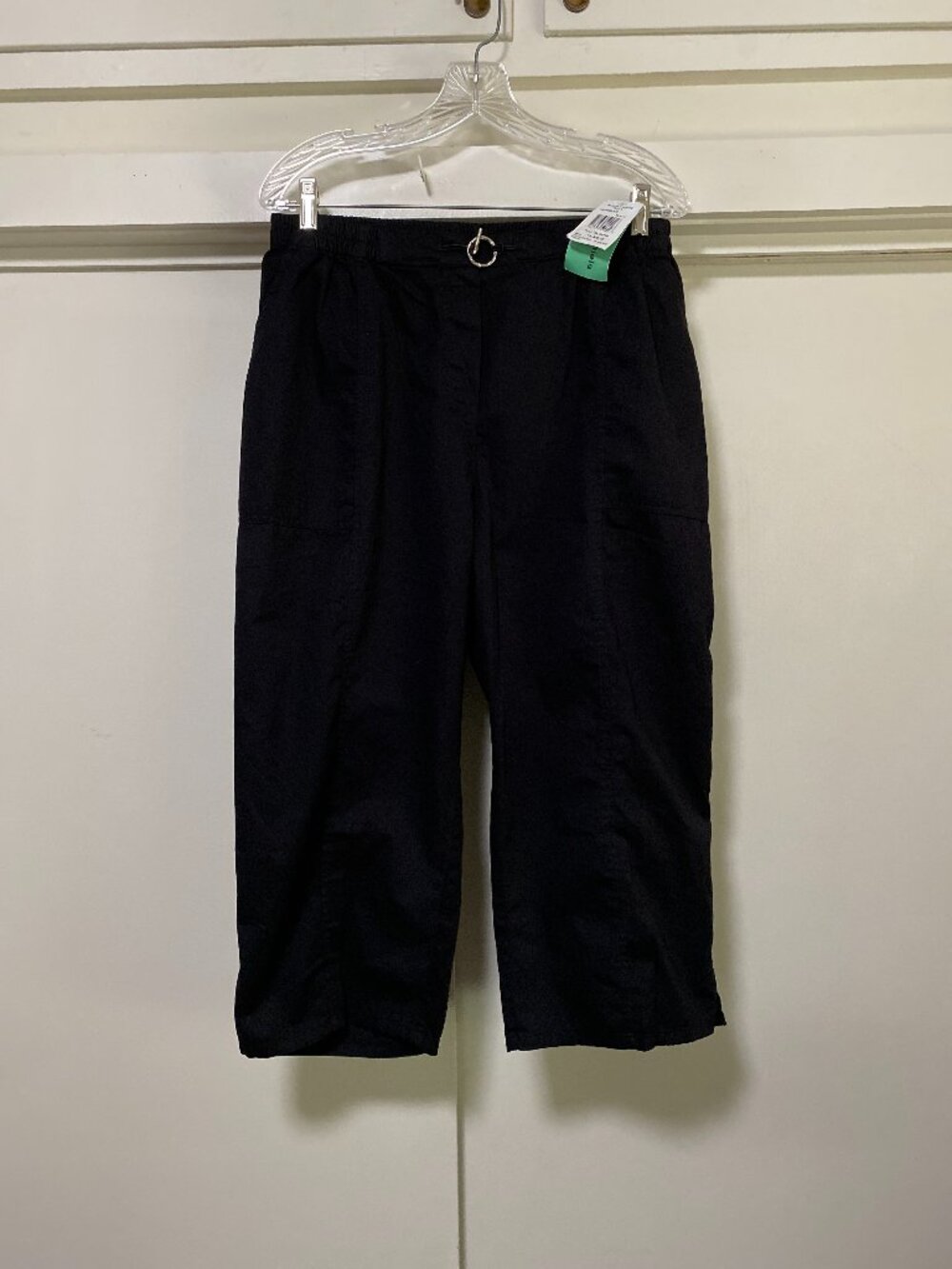 NWT - Cathy Daniels, black twill, 100% cotton, pull-on capris, size XL